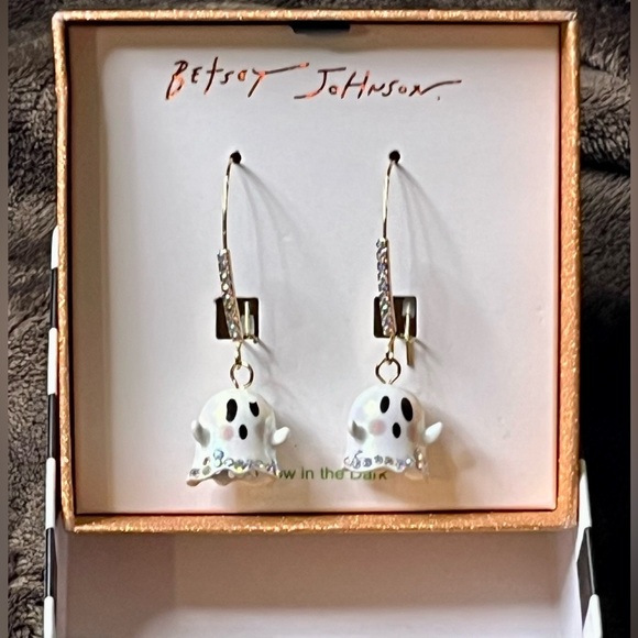 BETSEY JOHNSON HALLOWEEN GHOST EARRINGS - Picture 2 of 7